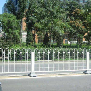 铁艺护栏多款式城市道路圆管围栏惠州城市马路栅栏照片