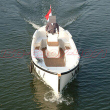 7.8米柴油动力欧式休闲艇玻璃钢豪华游艇