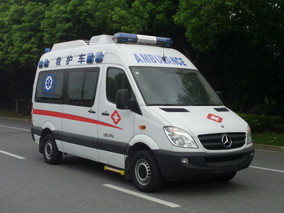海口龙华私人救护车出租每日报价