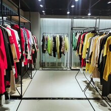 广州卡丽娅品牌折扣女装色彩斑斓森塔斯毛衣库存商品批发图片