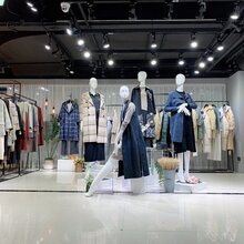 广州华景国际品牌折扣女装莫名秋冬时尚大衣尾货批发图片