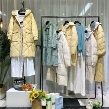 品牌折扣女装莫名20年秋冬多彩羽绒服系列走份折扣批发图片