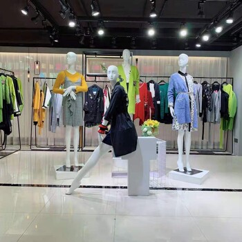 广州华景国际品牌折扣女装艾托奥款式时尚库存货源