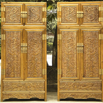有在線拍賣金絲楠立柜的地方嗎