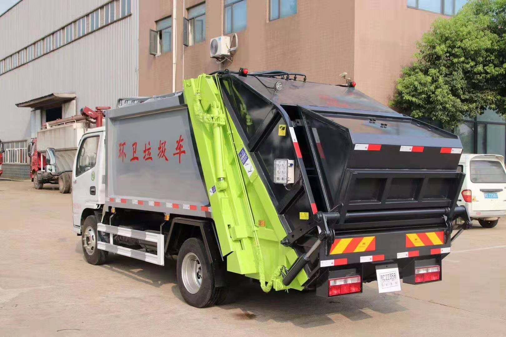新东日小型压缩垃圾车每日报价