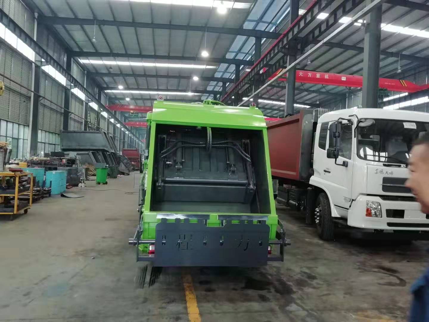 五环小型压缩垃圾车厂家供应