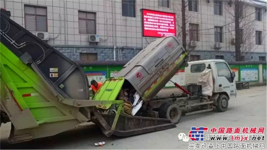 宏宇后翻转压缩垃圾车市场价格