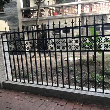 河源鋅鋼護欄，供應(yīng)各種圍墻欄桿，定制鋅鋼圍墻護欄，小區(qū)耐用護欄
