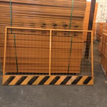 惠州黄色网片基坑护栏现货,竖管单板基坑护栏厂家,黄黑铁马厂家现货,市政带板铁马图片