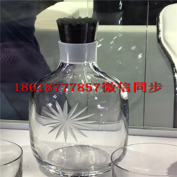 肇慶酒瓶_內(nèi)江遂寧茅臺(tái)酒瓶多少錢一個(gè)