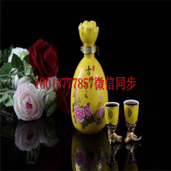 重慶玻璃酒瓶生產(chǎn)廠家_重慶酒瓶生產(chǎn)廠家
