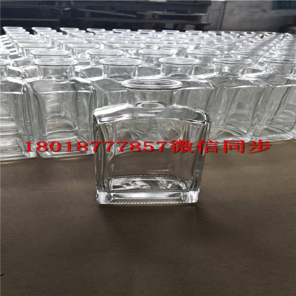 福安玻璃酒瓶生產(chǎn)廠家_福安酒瓶生產(chǎn)廠家