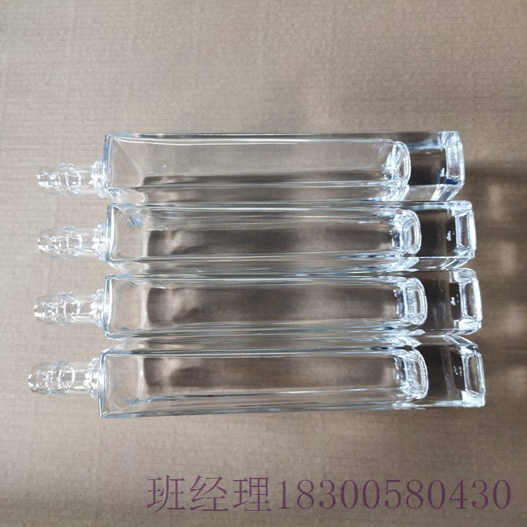 广东汕头瑞升玻璃酒瓶厂家透明酒瓶小批量发售