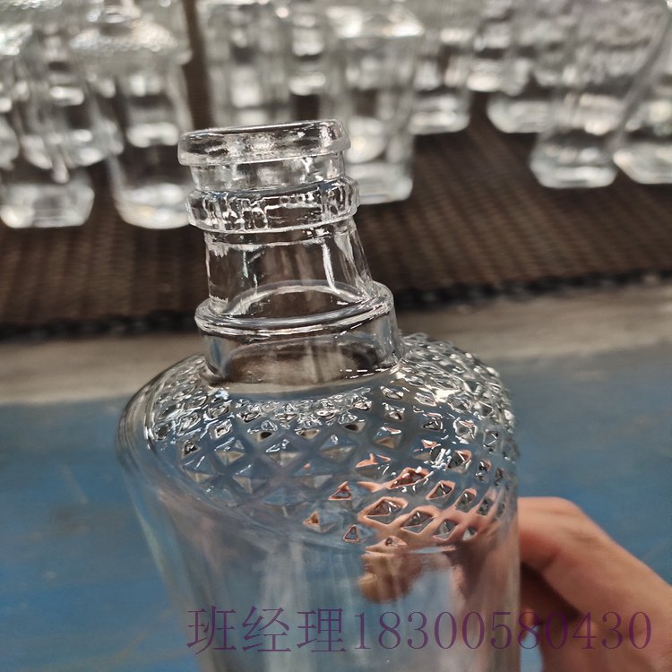 广东中山瑞升玻璃酒瓶厂家各式洋酒瓶各种规格 