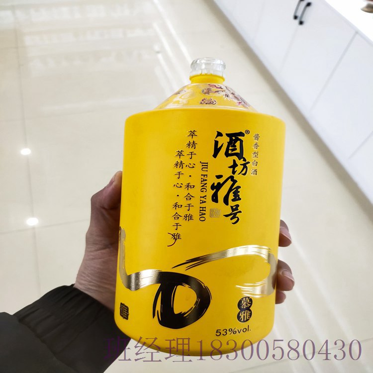 广西柳州瑞升玻璃酒瓶厂家透明酒瓶小批量发售