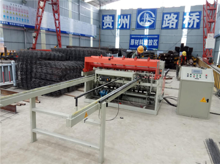 重庆忠县网片焊接机全自动网片排焊机