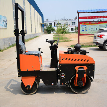 現(xiàn)貨供應(yīng)碎石碾路機(jī)小型振動雙鋼輪壓路機(jī)小型壓路機(jī)價(jià)格型號