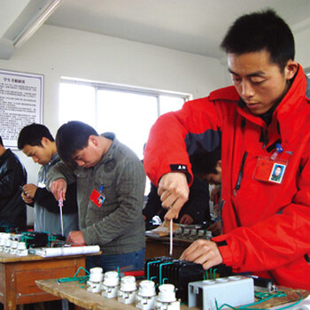 在广州那里能学电工证是不是低压操作上岗证培训班