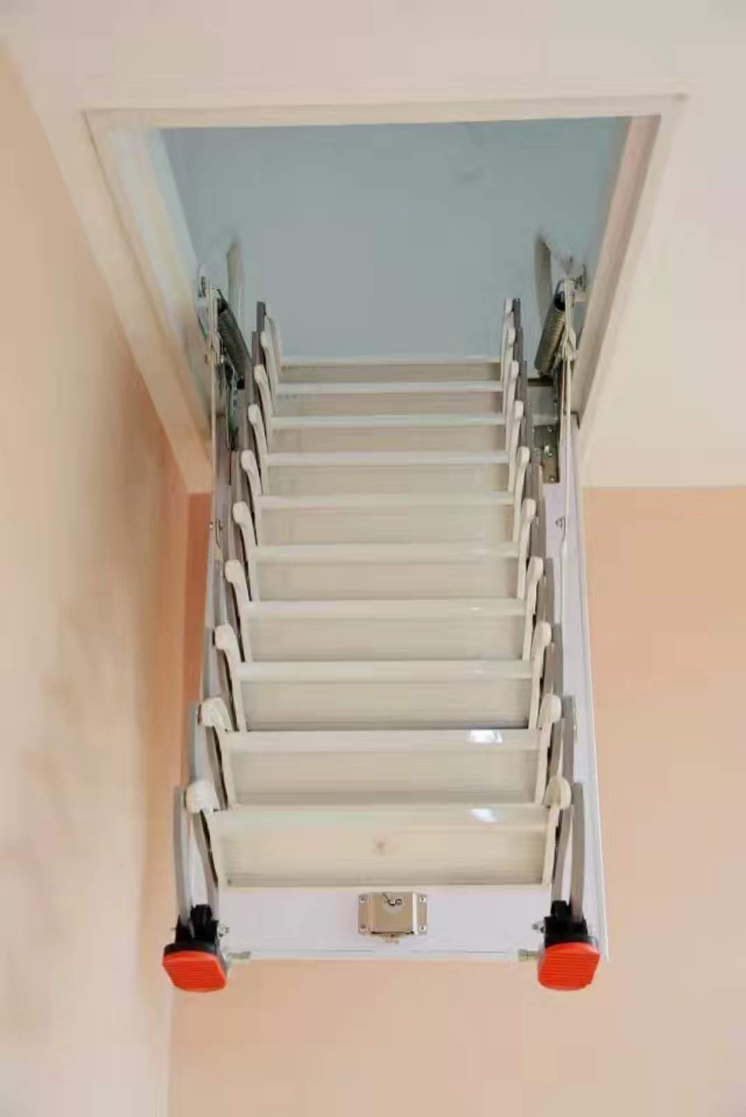 壁挂伸缩楼梯提供安装服务