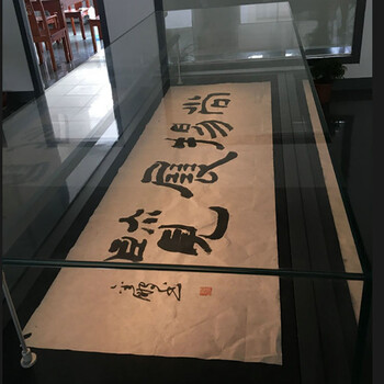 隆城展示新疆博物館文物展柜生產(chǎn)廠家和博物館展柜設(shè)計