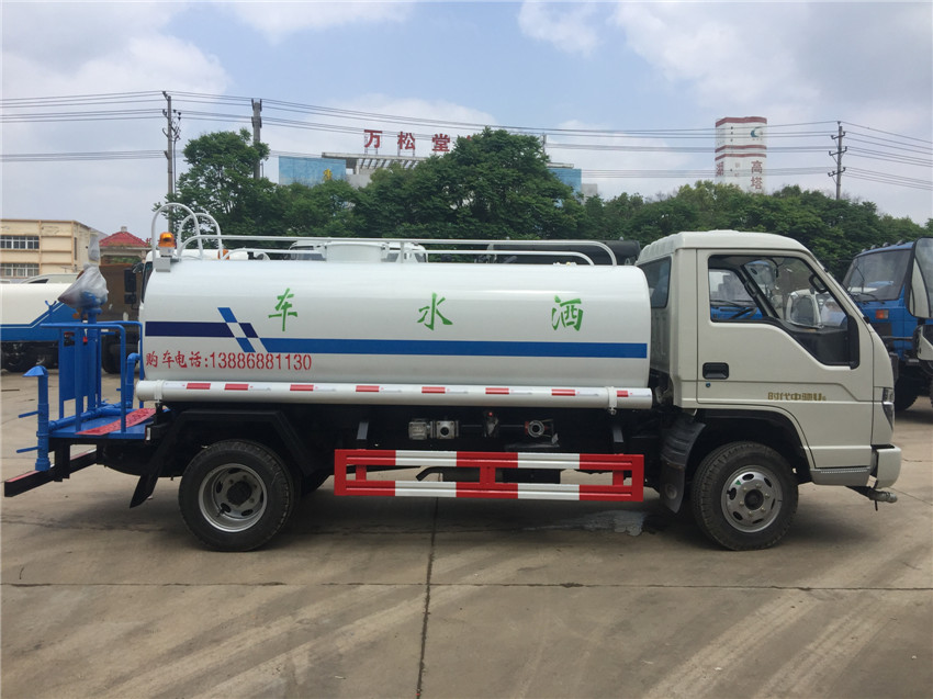 供应八吨洒水车