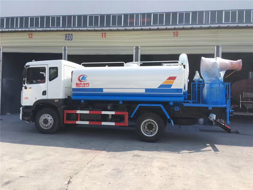 郑州十五吨洒水车供应