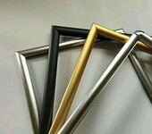 铝合金型材均具备有质轻性能的特点