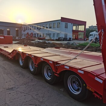 抗載強(qiáng)的五線十軸低平板半掛車