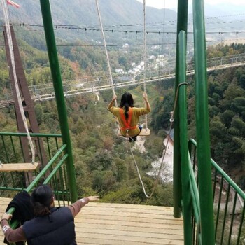 悬崖秋千安装选择鑫岐游乐，实力厂家更放心