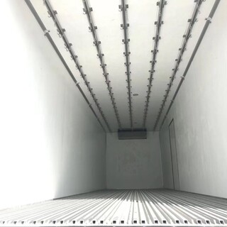 东风天龙冷藏车，货箱长度9米6图片6