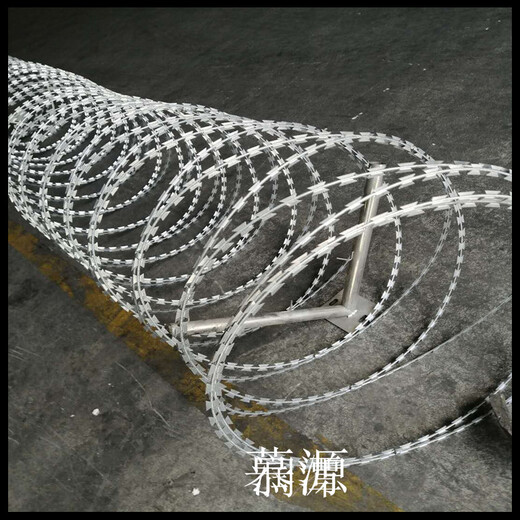 钢网墙-刺丝隔离网