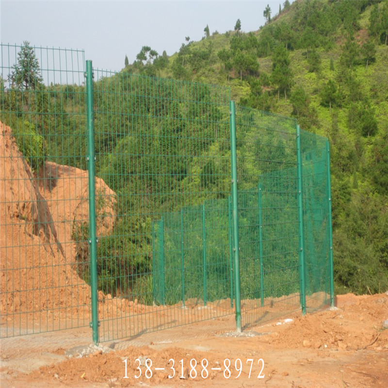 山东垃圾场防飞护栏网-填埋场围栏网