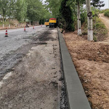 砌路缘石成型机混泥土路缘石成型机混凝土路肩成型机图片