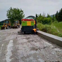 滑模机厂家路缘石滑模机成型机路肩板滑模机图片
