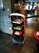 重庆送餐机器人_豹小秘mini也是招揽引流的好帮手！
