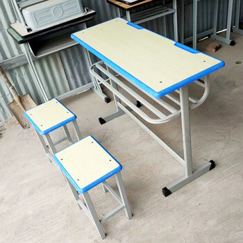 河南华闻家具厂生产定制课桌椅学生课桌学校课桌塑料课桌