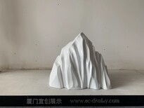 企鹅冰山道具呈现商场冬季企鹅场景制作布置图片2