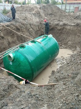 新疆玻璃钢化粪池厂家乌鲁木齐玻璃钢雨水储水罐