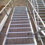 厂家直销各种规格热镀锌钢格板楼梯踏步板环卫工程沟盖板可定制