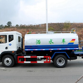 云南国六5吨洒水车价格