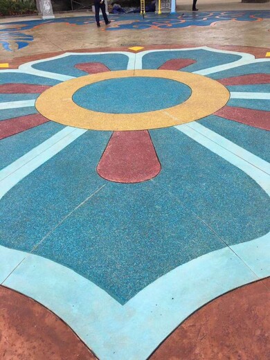 云南艺术洗砂面地坪装铺工程彩色透水混凝土铺装