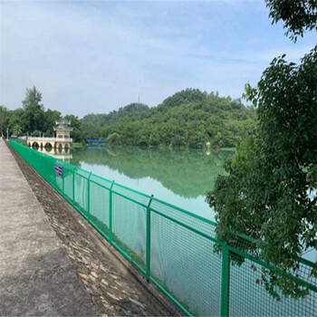 水源地護(hù)欄網(wǎng)a河北水源地圍欄網(wǎng)a現(xiàn)貨河道護(hù)欄網(wǎng)