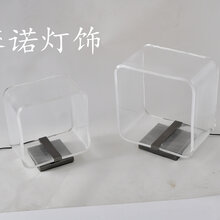 自主研发的新型节能台灯图片