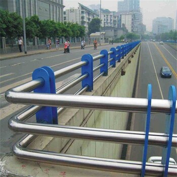 不銹鋼復(fù)合管景觀欄桿河道護(hù)欄橋梁河道防撞護(hù)欄生產(chǎn)定制廠家