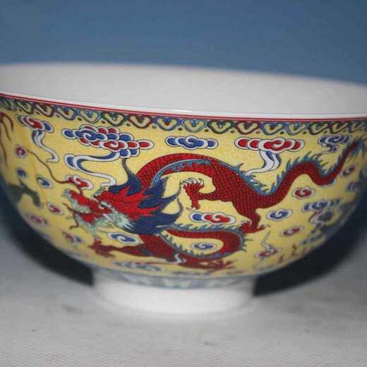 粉彩龍鳳紋碗今年拍賣價(jià)格分析