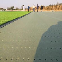 十一人制足球场人造草坪XPE减震缓震垫施工方案步骤
