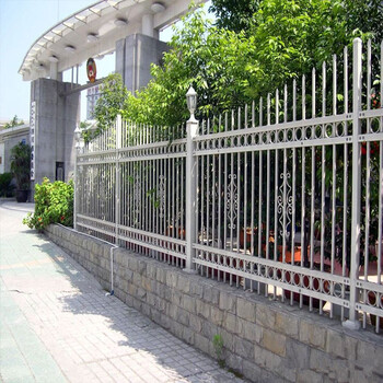 广州小区通透式围墙护栏围墙铁艺栏杆厂家镀锌方通组装栏杆