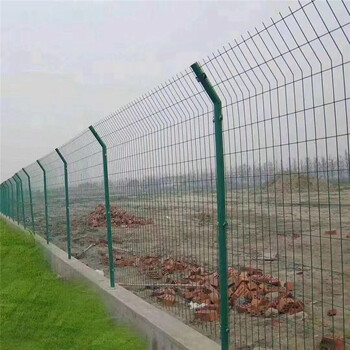 場(chǎng)區(qū)圍欄/雙邊絲護(hù)欄網(wǎng)/高速公路封閉網(wǎng)農(nóng)業(yè)種植圍網(wǎng)