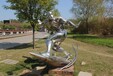 三明运动主题公园镜面不锈钢运动人物雕塑抽象人物雕像制作安装