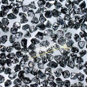 氮硼科技立方氮化硼DL-6850亮黑色单晶，高热稳定性和强度。